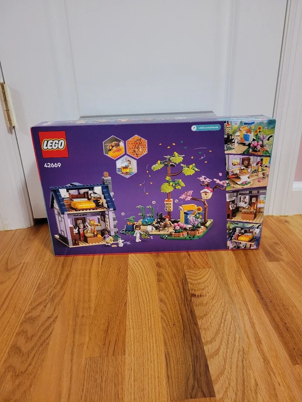 NIB LEGO Friends Beekeepers' House and Flower Garden 42669 – 1161 Pcs Nature